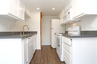 Moorpark Garden Apartments in San Jose, CA - Foto de edificio - Interior Photo