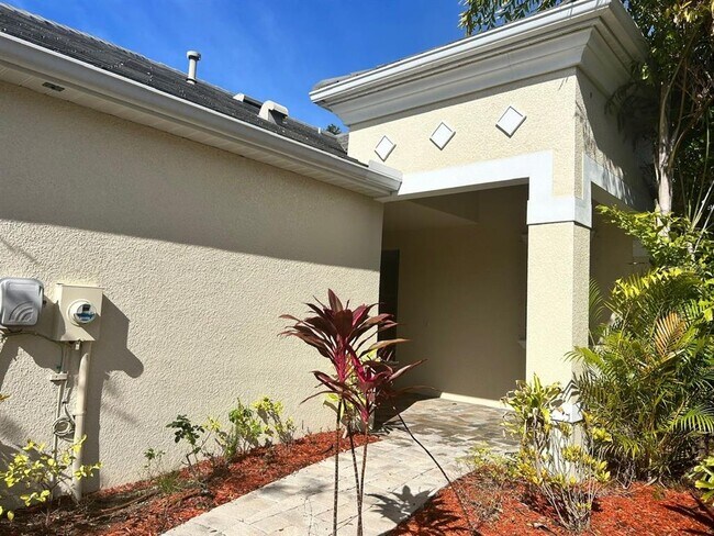2921 Trustee Ave in Sarasota, FL - Building Photo - Building Photo