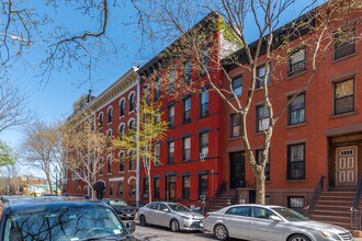 167 Waverly Ave in Brooklyn, NY - Building Photo - Building Photo