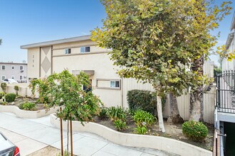 Park Verdugo Apartments in Burbank, CA - Foto de edificio - Building Photo