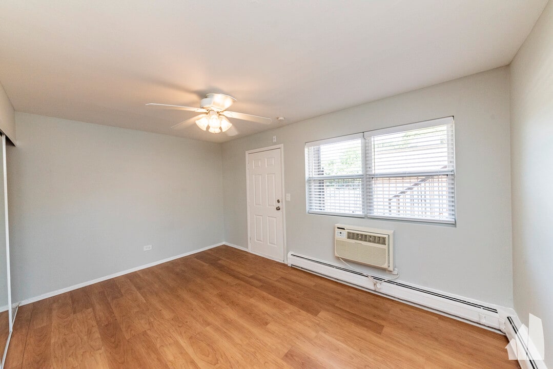 4540 N Dover St, Unit 2c in Chicago, IL - Building Photo