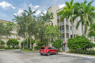 Royal Point at Palm Aire Condominiums in Pompano Beach, FL - Building Photo - Building Photo