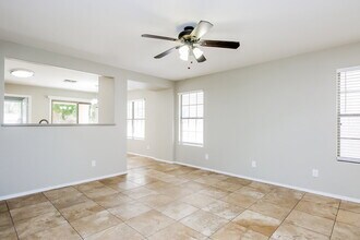 1427 N Thunderbird Ave in Gilbert, AZ - Building Photo - Building Photo