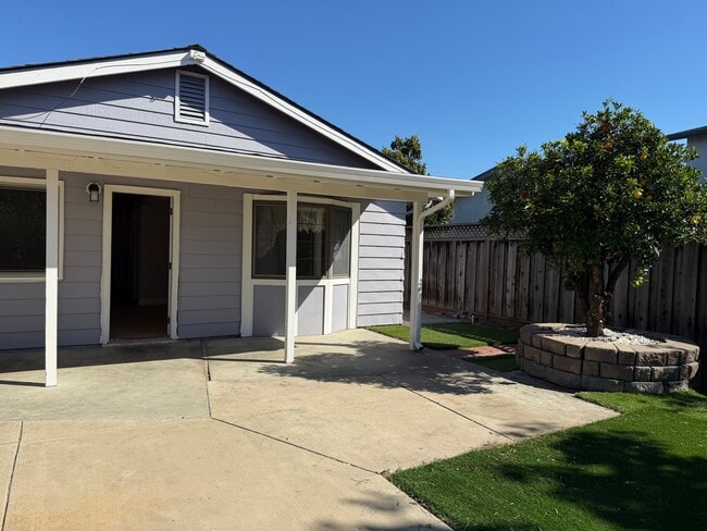 43135 Gatewood St in Fremont, CA - Building Photo - Building Photo