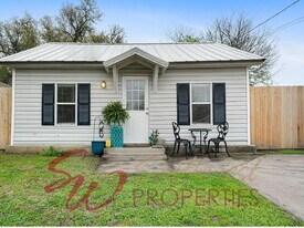 406 E Broadway St in Stephenville, TX - Building Photo