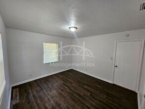 1010 Edgewood Ave W in Jacksonville, FL - Building Photo - Building Photo