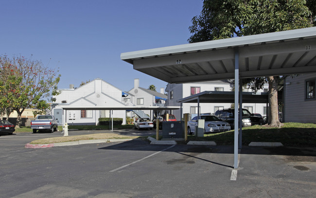 Parkway Village in Escondido, CA - Building Photo - Building Photo