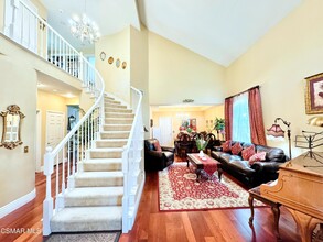 1812 Fox Springs Cir in Thousand Oaks, CA - Building Photo - Building Photo