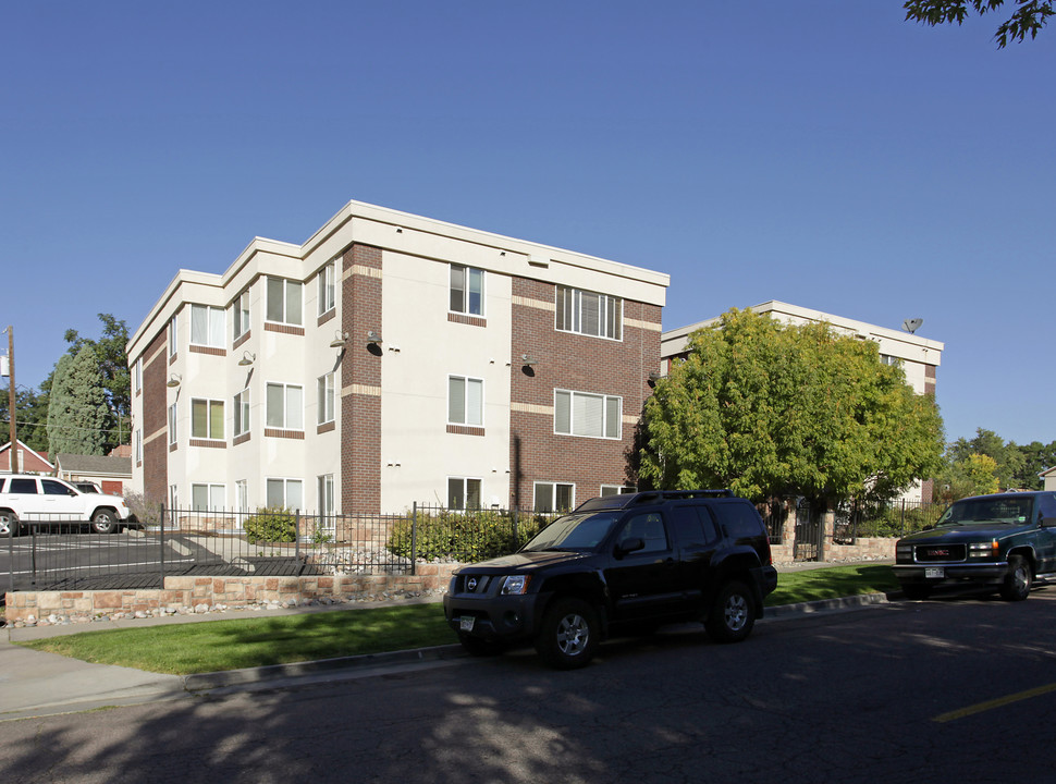 Highland Terrace in Denver, CO - Building Photo