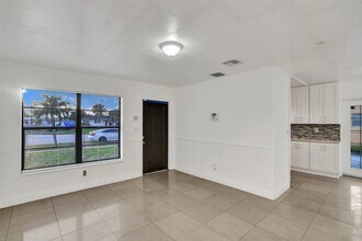1142 NW 43rd Ter in Lauderhill, FL - Building Photo - Building Photo