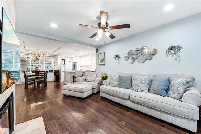 7890 E Spring St in Long Beach, CA - Building Photo - Building Photo