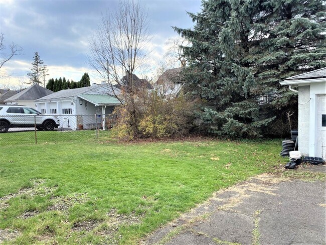 105 Helen St in Binghamton, NY - Building Photo - Building Photo