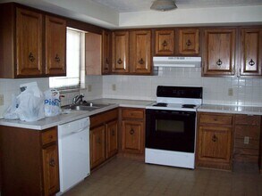 101 Colonial Square in Belpre, OH - Building Photo - Building Photo
