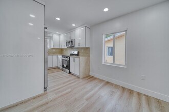 4345 SW 5th Terrace in Coral Gables, FL - Building Photo - Building Photo