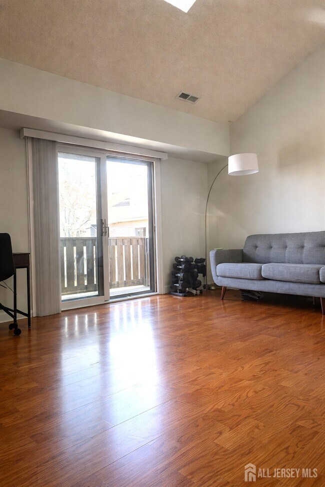 4910 Ravens Crest Dr in Plainsboro, NJ - Building Photo - Building Photo