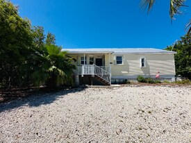 31167 Ave G in Big Pine Key, FL - Building Photo