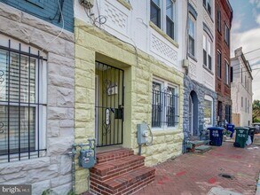 424 Elm St NW in Washington, DC - Building Photo - Building Photo