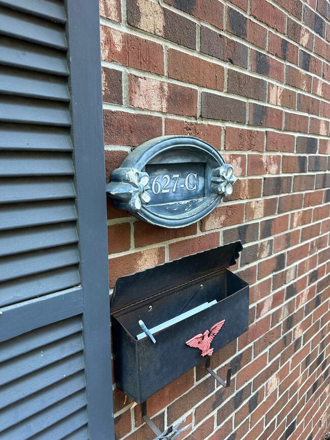 627 W Front St in Burlington, NC - Foto de edificio - Building Photo