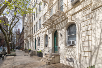 523-533 E 84th St. in New York, NY - Foto de edificio - Building Photo