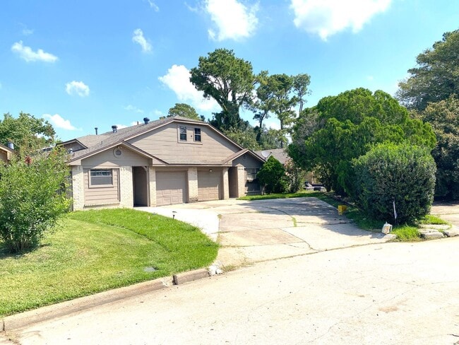 5259 Beaverbrook Dr in Houston, TX - Building Photo - Building Photo