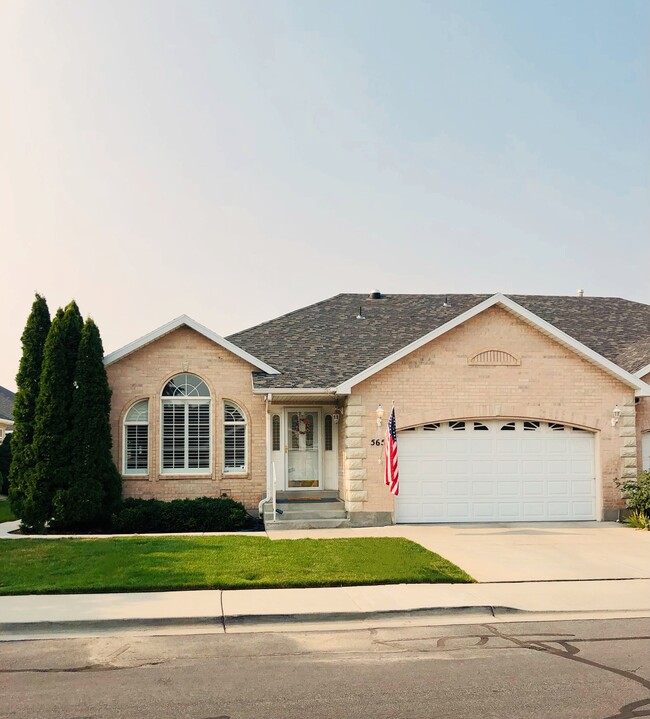 property at 565 W 40 N