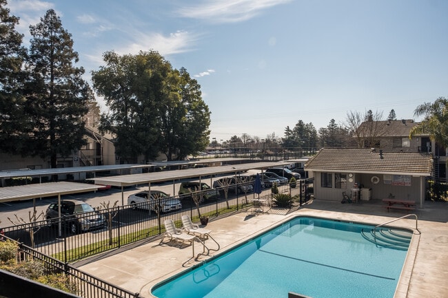 Manteca Golf and Tennis Villas