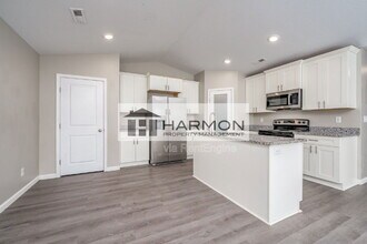 412 N Georgie Ave in Derby, KS - Building Photo - Building Photo