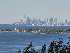 96 East Ave in Atlantic Highlands, NJ - Building Photo - Building Photo