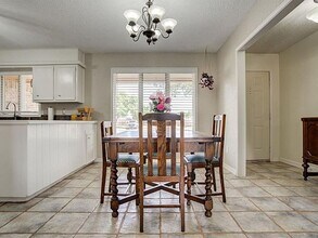 5222 94th St in Lubbock, TX - Foto de edificio - Building Photo