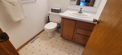 18553 Irvine Ave NW in Bemidji, MN - Building Photo - Building Photo