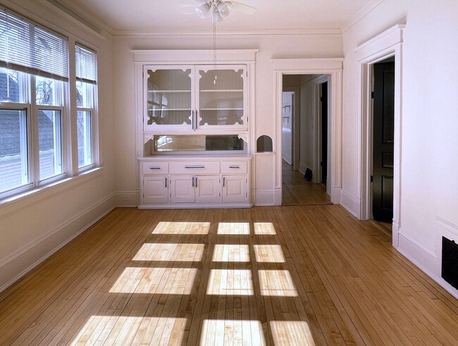 property at 2045 N Hubbard St