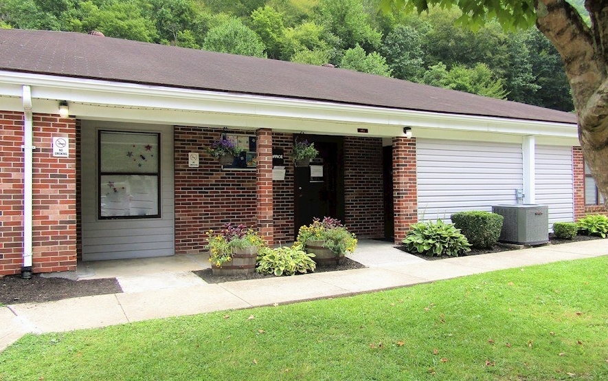 Cherokee Hills in Hazard, KY - Foto de edificio