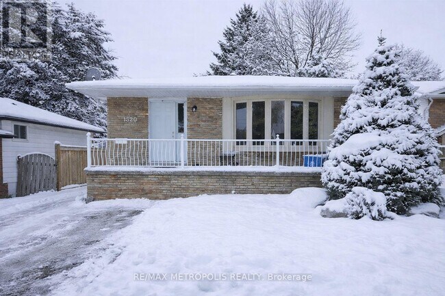 1320 Fundy Ct in Oshawa, ON - Building Photo - Building Photo