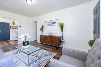 859 S Beverly St in Wichita, KS - Building Photo - Building Photo