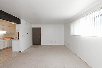 Shiloh Commons Holdings in Belleville, IL - Building Photo - Building Photo