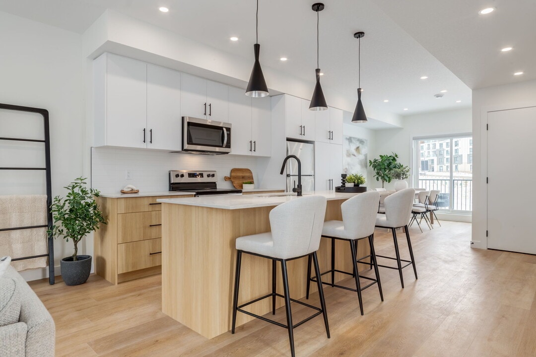 The Ridge at Trinity Hills in Calgary, AB - Building Photo
