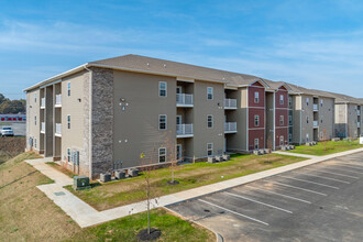 Millswood in Clarksville, TN - Building Photo - Building Photo