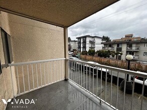 975 E Broadway in Vancouver, BC - Building Photo - Building Photo