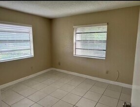 9751 Wayne Ave in Palmetto Bay, FL - Building Photo - Building Photo