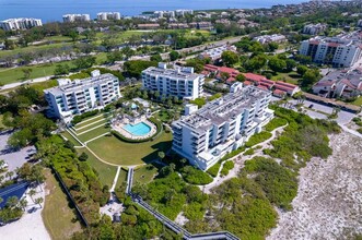 2105 Gulf of Mexico Dr in Longboat Key, FL - Building Photo - Building Photo