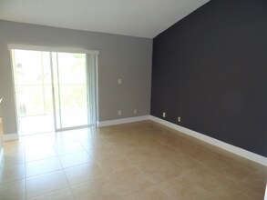 5740 Rock Island Rd, Unit 299 in Tamarac, FL - Building Photo - Building Photo