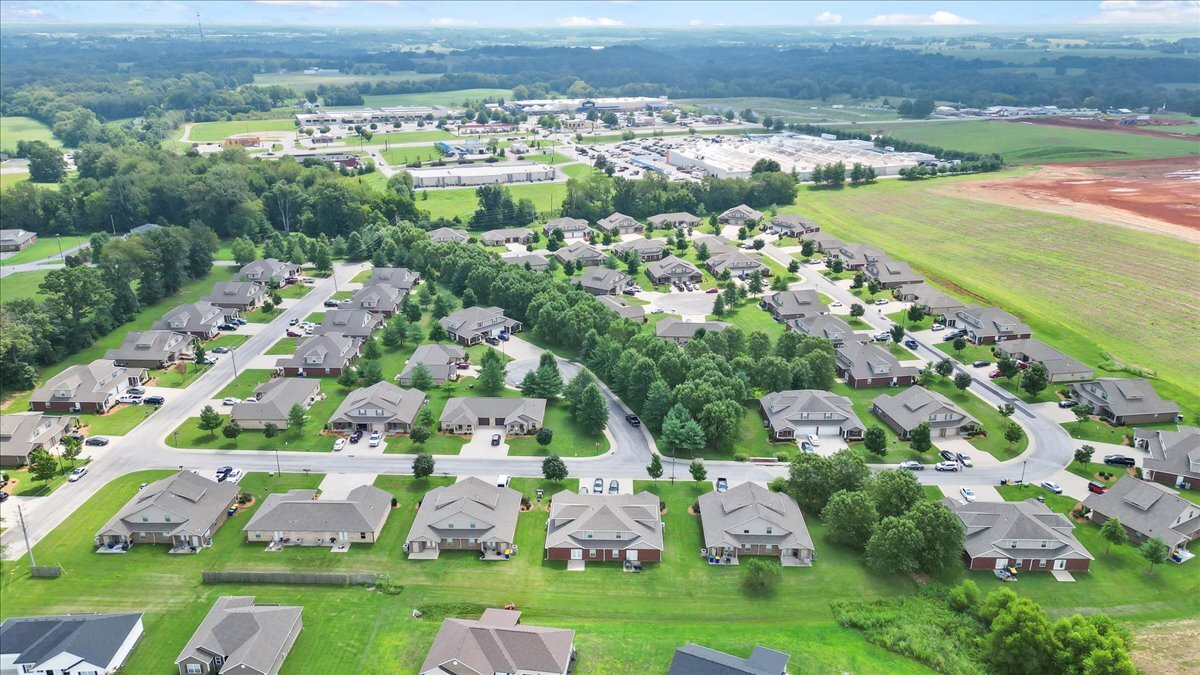 Blackberry Ridge Townhomes in Franklin, KY - Building Photo