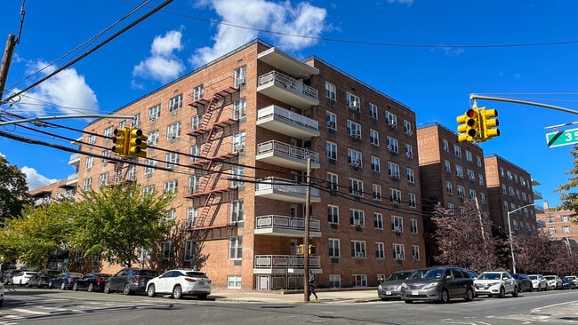 3420 Parsons Blvd in Flushing, NY - Building Photo - Building Photo