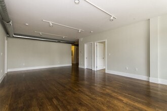 11 Saint George St, Unit 406 in Boston, MA - Building Photo - Building Photo