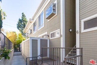 1653 Micheltorena St-Unit -4 in Los Angeles, CA - Building Photo - Building Photo