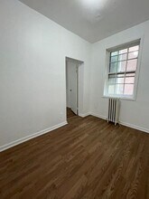648 Stuyvesant Ave in Trenton, NJ - Building Photo - Building Photo