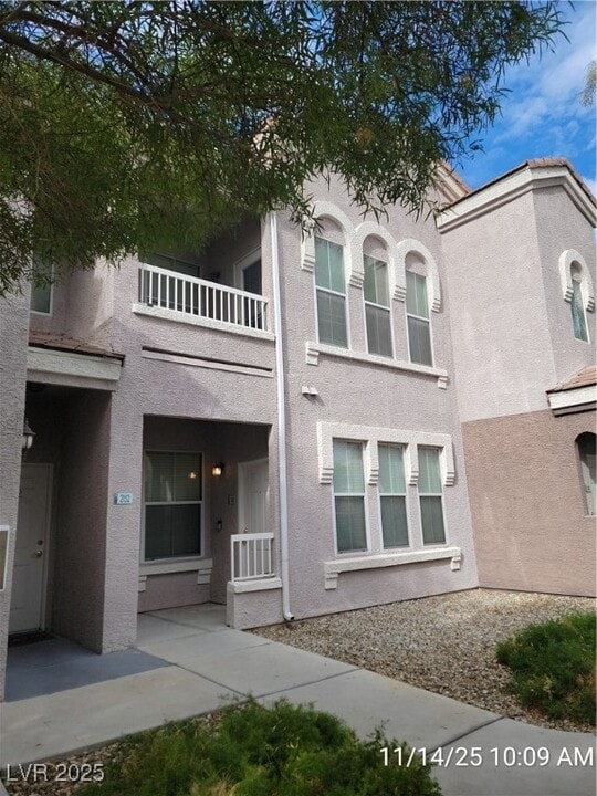 9975 Peace Way in Las Vegas, NV - Building Photo