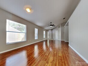24633 Laurel Ridge Dr in Lutz, FL - Building Photo - Building Photo