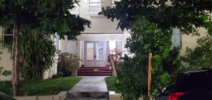 680 SW 7th Ave in Miami, FL - Building Photo - Building Photo
