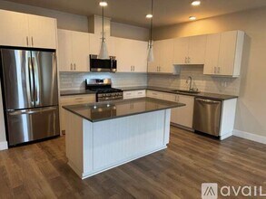 87 SW Lancaster Ct in Troutdale, OR - Building Photo - Building Photo